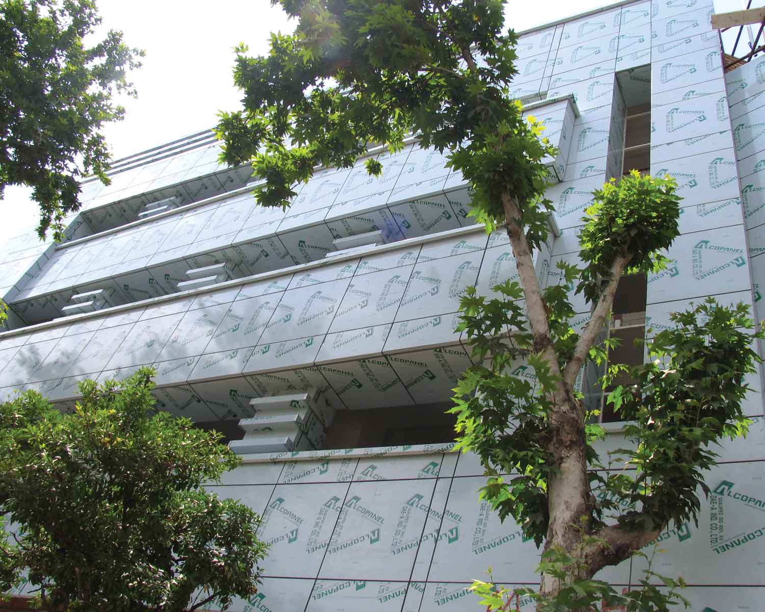 FERDOS SARI Shopping Center.